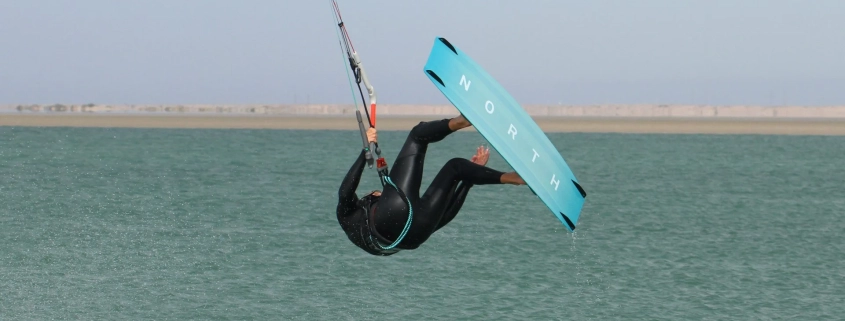 Backroll kitesurfen.